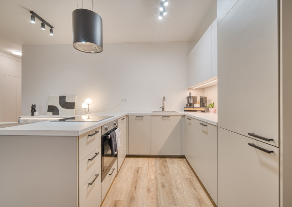 Na predaj zariadený 2-izbový byt s balkónom v Rovinke