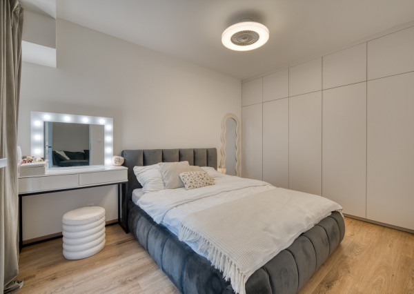 Na predaj zariadený 2-izbový byt s balkónom v Rovinke