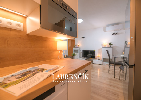 NA PREDAJ | Kompletne zrekonštruovaný 2-izbový byt v Trenčíne