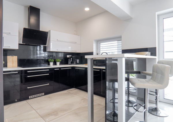 Na predaj novostavba s garážou a dvoma kúpeľňami v Senci