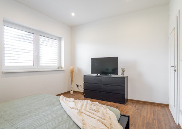 Na predaj novostavba s garážou a dvoma kúpeľňami v Senci