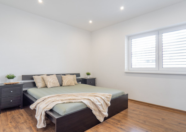 Na predaj novostavba s garážou a dvoma kúpeľňami v Senci