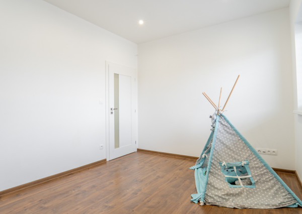 Na predaj novostavba s garážou a dvoma kúpeľňami v Senci