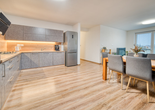 Na predaj príjemný 4-izbový byt so záhradou v Tomášove