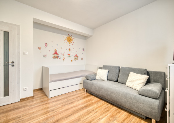 Na predaj príjemný 4-izbový byt so záhradou v Tomášove