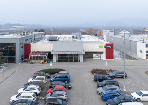 Na odstúpenie zabehnutá kaviareň s detským ihriskom