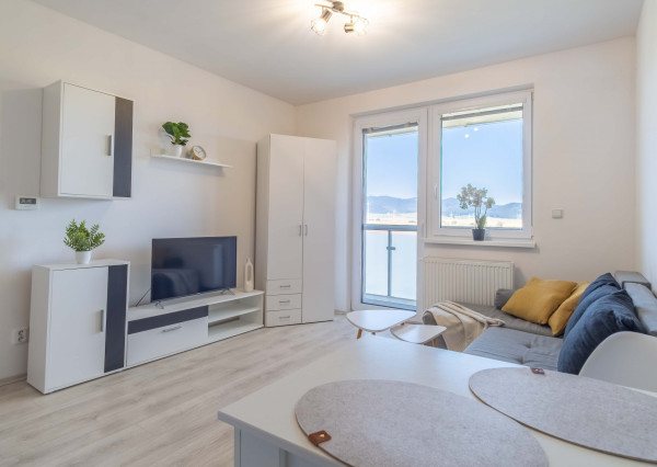 Na prenájom 1-izbový byt s parkovacím miestom v Poprade