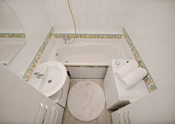 Na predaj  3-izbový byt s dvoma loggiami v Petržalke BA.