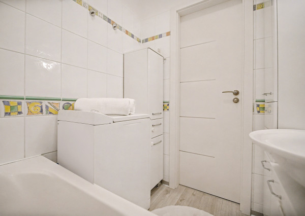 Na predaj  3-izbový byt s dvoma loggiami v Petržalke BA.