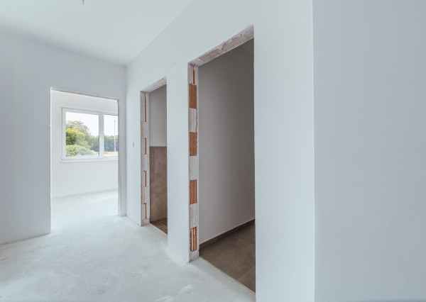 Na predaj skolaudovaný 3-izbový byt s vlastnou záhradou