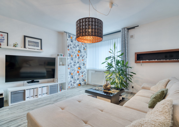 Na predaj veľkorysý 3-izbový byt s parkovacím státím v Rovinke