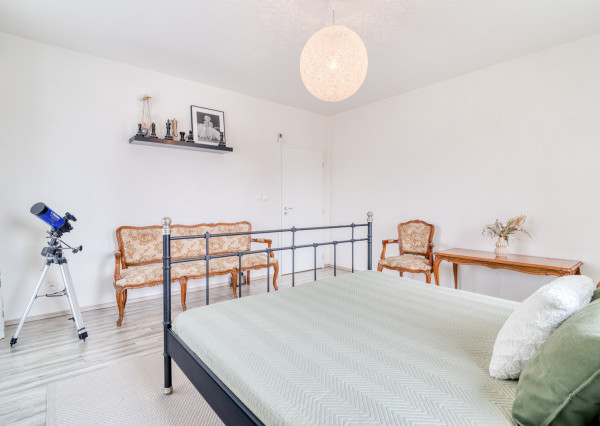 Na predaj veľkorysý 3-izbový byt s parkovacím státím v Rovinke