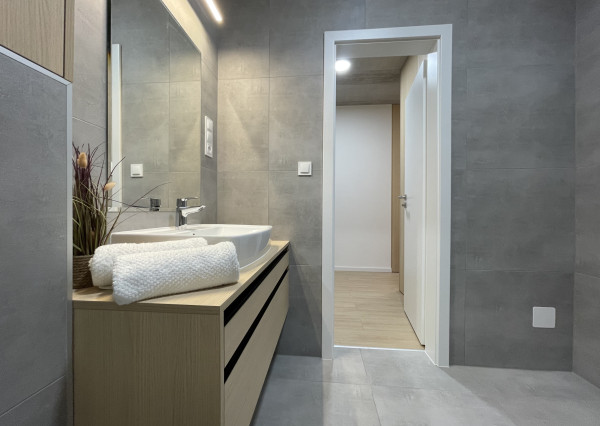 Na prenájom 1-izbový byt v Trenčíne na ulici Halalovka