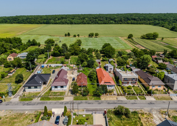 REZERVOVANÉ: Na predaj rozmerný pozemok vhodný na výstavbu v obci Moravany časť Lučkovce