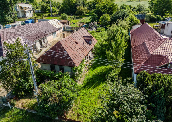 REZERVOVANÉ: Na predaj rozmerný pozemok vhodný na výstavbu v obci Moravany časť Lučkovce