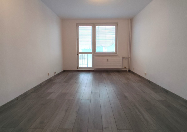 Na prenájom zrekonštruovaný 2-izbový byt v Bánovciach nad Bebravou