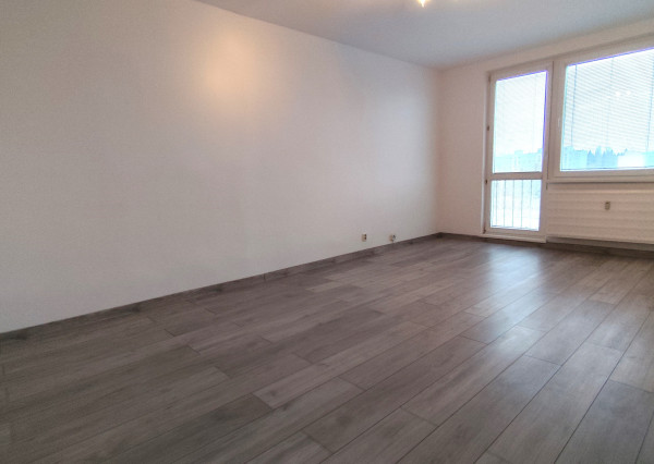 Na prenájom zrekonštruovaný 2-izbový byt v Bánovciach nad Bebravou