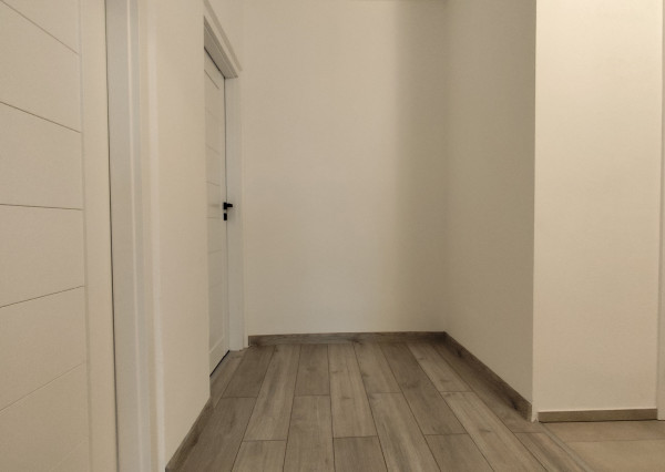 Na prenájom zrekonštruovaný 2-izbový byt v Bánovciach nad Bebravou