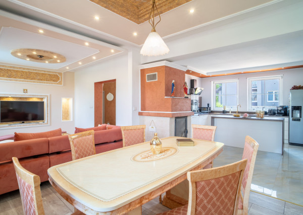 Na predaj priestranný rodinný dom v obci Zlaté Klasy