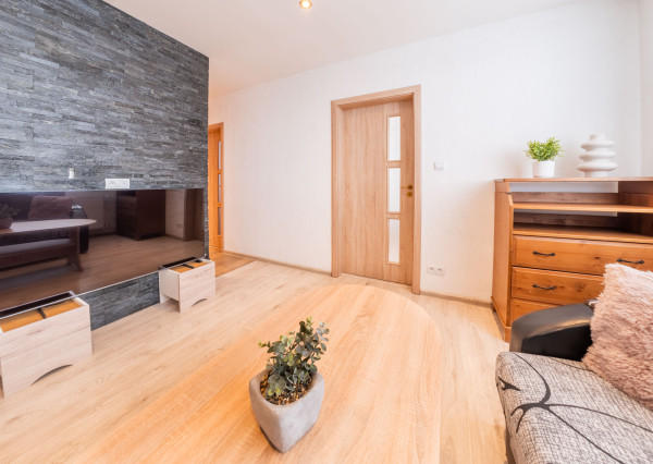 Na predaj 3-izbový zrekonštruovaný byt v Poprade