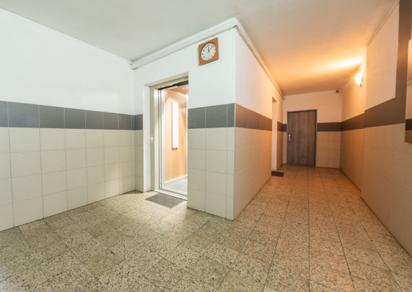 Na predaj 3-izbový zrekonštruovaný byt v Poprade