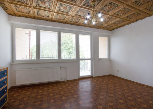 Na predaj dvojdom s rozľahlým pozemkom v centre obce Zlaté Klasy