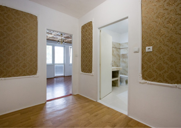 Na predaj dvojdom s rozľahlým pozemkom v centre obce Zlaté Klasy