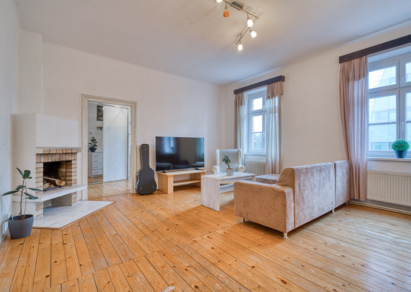 Na prenájom priestranný 4-izbový byt pri OC Nivy