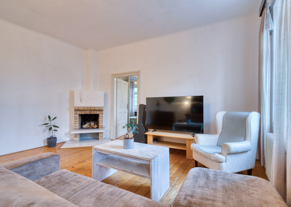 Na prenájom priestranný 4-izbový byt pri OC Nivy