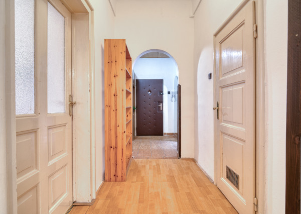 Na prenájom priestranný 4-izbový byt pri OC Nivy