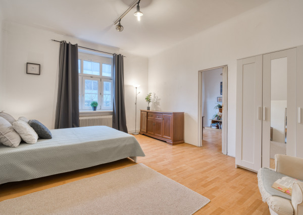 Na prenájom priestranný 4-izbový byt pri OC Nivy