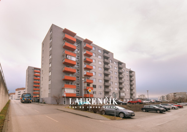 Na prenájom slnečný 2-izbový byt na ulici Liptovská v Trenčíne