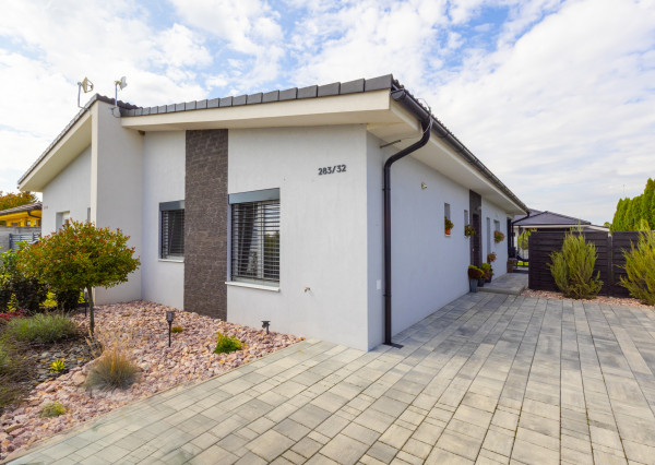 Na predaj štýlový 4-izbový rodinný dom v Hurbanovej Vsi