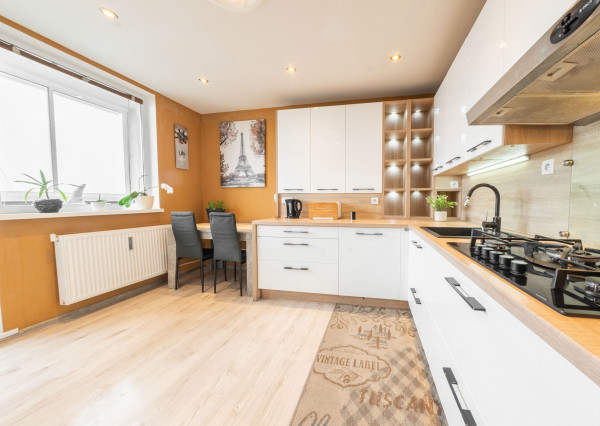 REZERVOVANÉ: Na predaj 3-izbový zrekonštruovaný byt v Poprade