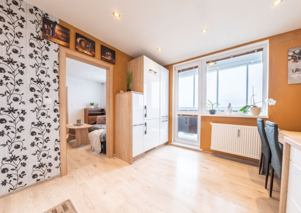 REZERVOVANÉ: Na predaj 3-izbový zrekonštruovaný byt v Poprade