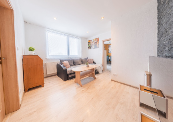 REZERVOVANÉ: Na predaj 3-izbový zrekonštruovaný byt v Poprade