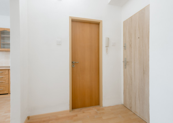 Na prenájom čiastočne zariadený 1-izbový byt v Martine-Podháj