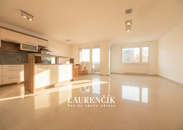 NA PREDAJ | 3-izbový byt s nadštandardnou výmerou v Trenčíne na ul. Liptovská