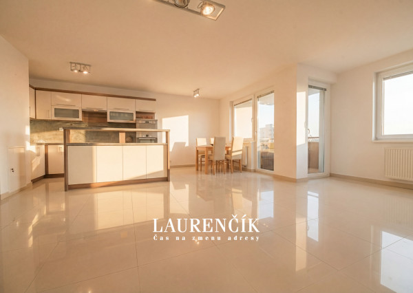 NA PREDAJ | 3-izbový byt s nadštandardnou výmerou v Trenčíne na ul. Liptovská