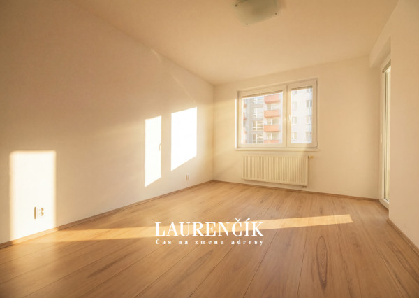 NA PREDAJ | 3-izbový byt s nadštandardnou výmerou v Trenčíne na ul. Liptovská