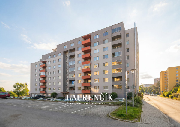 NA PREDAJ | 3-izbový byt s nadštandardnou výmerou v Trenčíne na ul. Liptovská