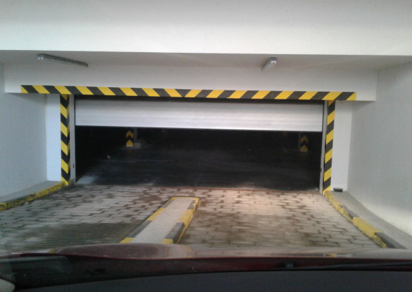 Na prenájom garážové státie v komornej garáži v Bratislave