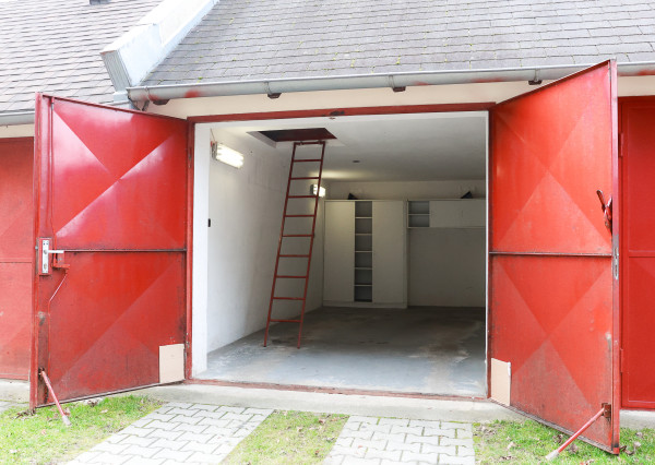 Na predaj garáž s parkovacím státím na sídlisku Juh, Trenčín