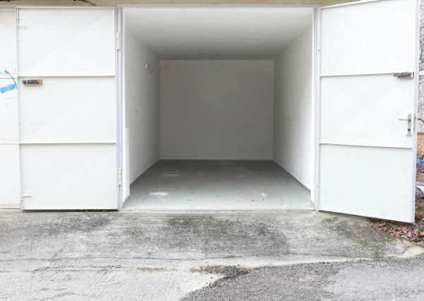 Na predaj garáž napojená na elektrinu v Trenčíne