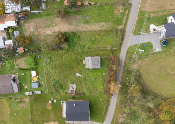 Na predaj dva stavebné pozemky v obci Brezolupy