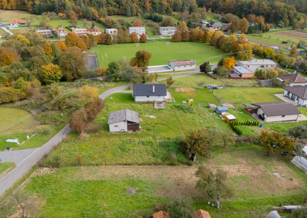 Na predaj dva stavebné pozemky v obci Brezolupy