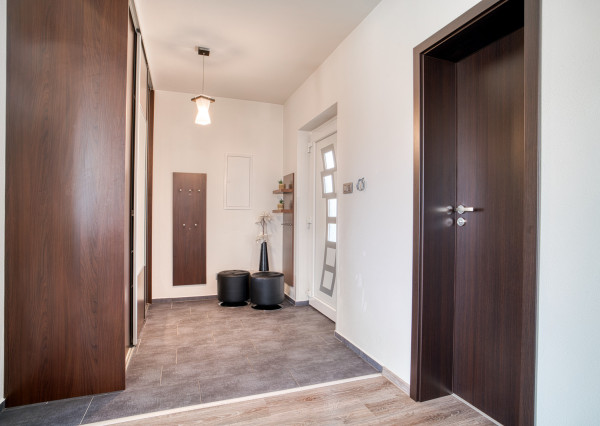 Na predaj rodinný dom s rozľahlým pozemkom v Kostolišti