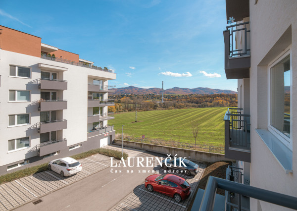 NA PRENÁJOM | MODERNÝ 2-IZBOVÝ BYT V TRENČÍNE