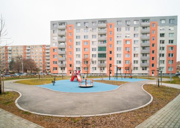 REZERVOVANÉ: Na predaj 3,5 - izbový byt v meste Sereď