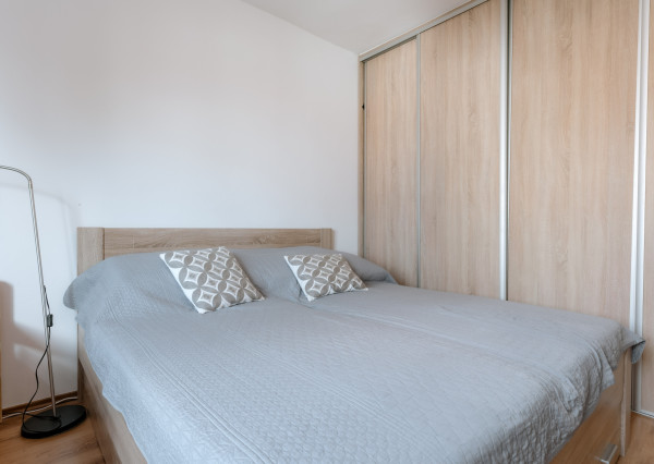 Na prenájom kompletne zariadený 2-izbový byt v centre Martina